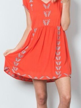 THML Rayon Mini Dress Sz M Tie Waist Boho Shift Vacation Embroidered Festival